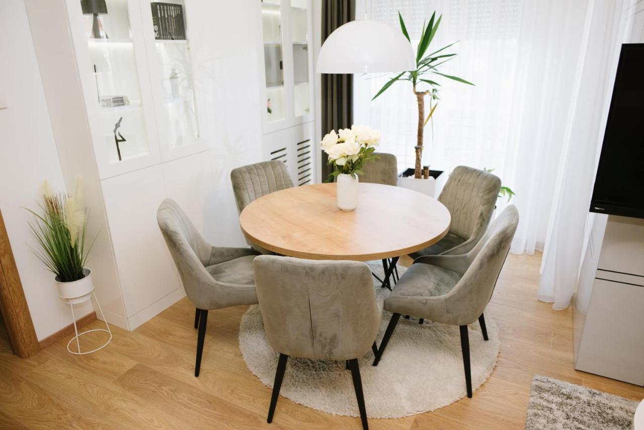 Lusso Apartman Subotica Bagian luar foto